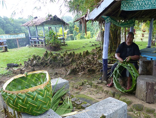 Palm-frond basket-making at Sopoaga Falls